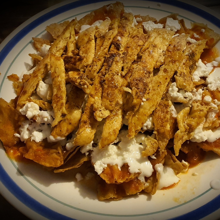 Chilaquiles Con Pechuga Asada o Empanizada