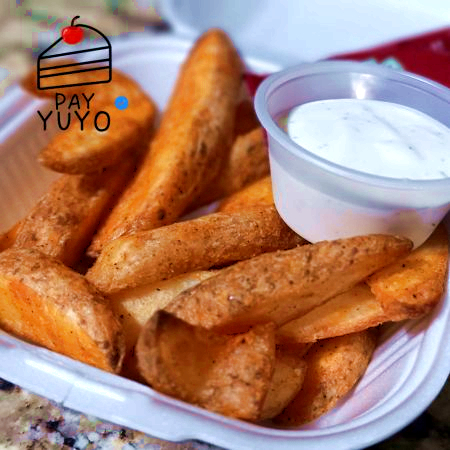 Papas en Gajo Con Dip Ranch y Catsup
