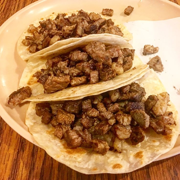 Tacos de Harina con Asada