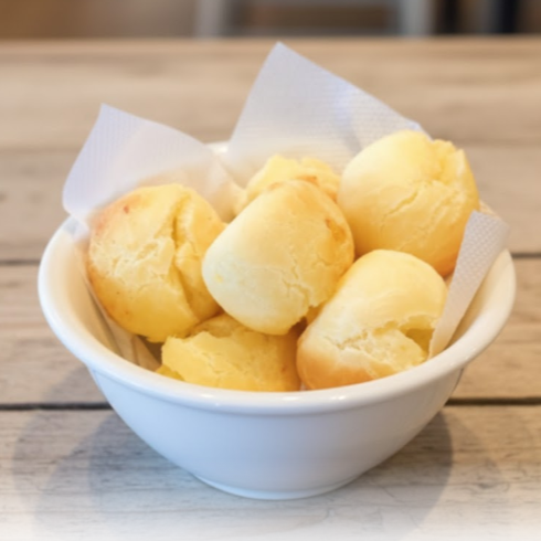 Com 8 unidades recheados com requeijão