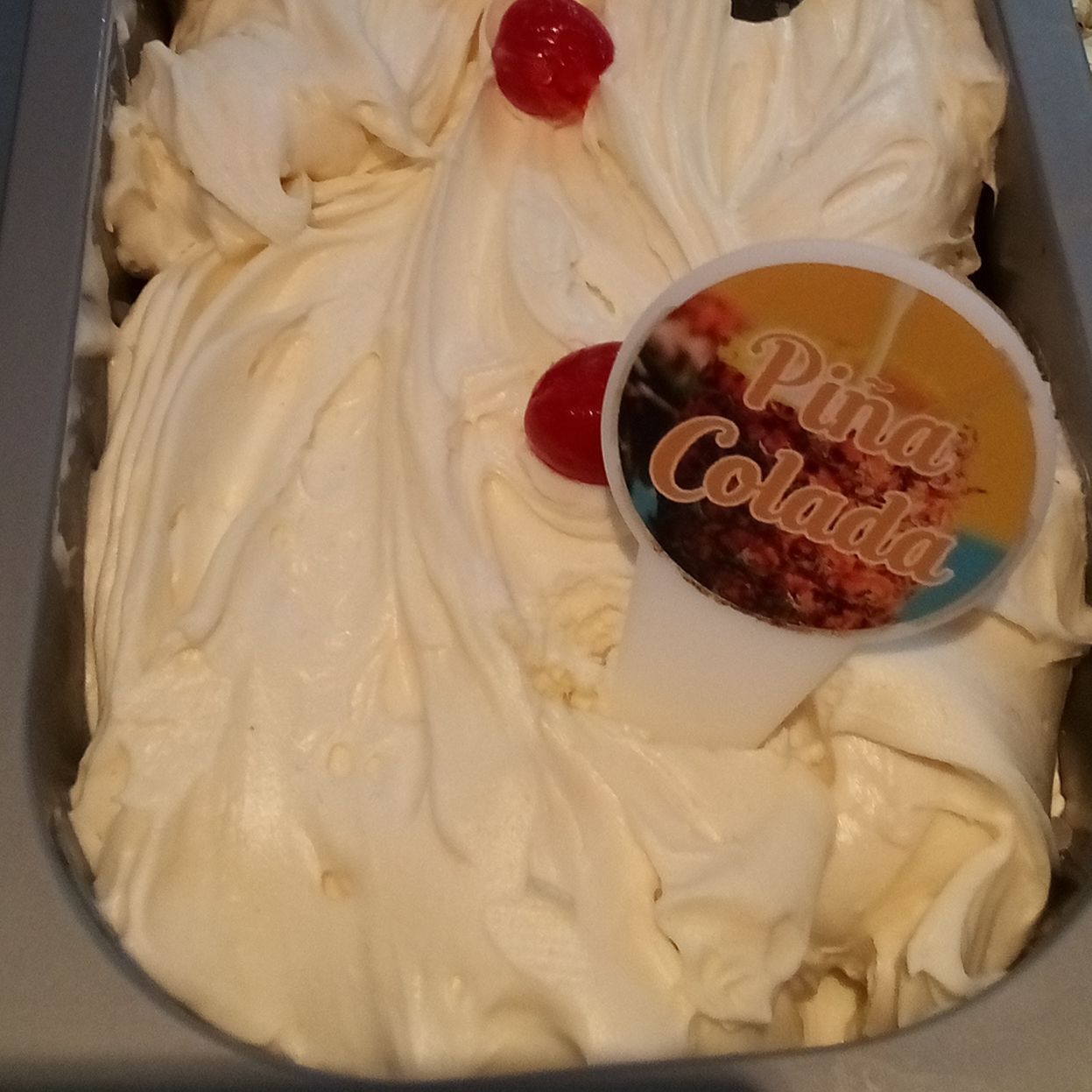 1/2 Galón de Helado Sabor Piña Colada