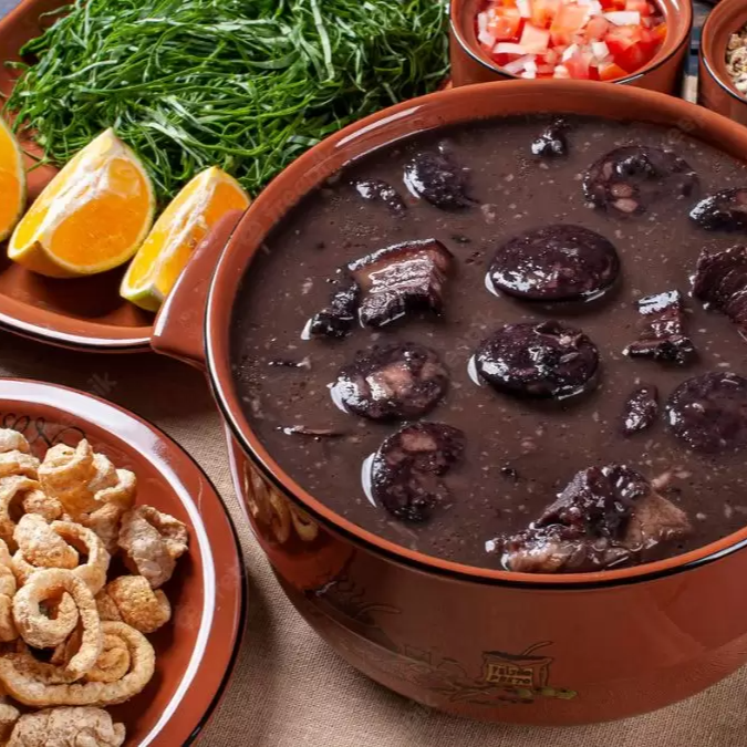 1 Marmita grande de arroz, feijoada, couve e farofa e 1 marmita média com 2 bananas empanadas + 2 fatias de laranja, torresmo e 1 potinho de vinagrete