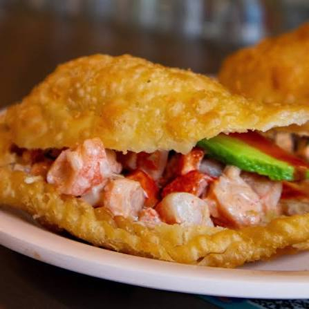 EMPANADA MIXTA CAMARON Y PULPO
