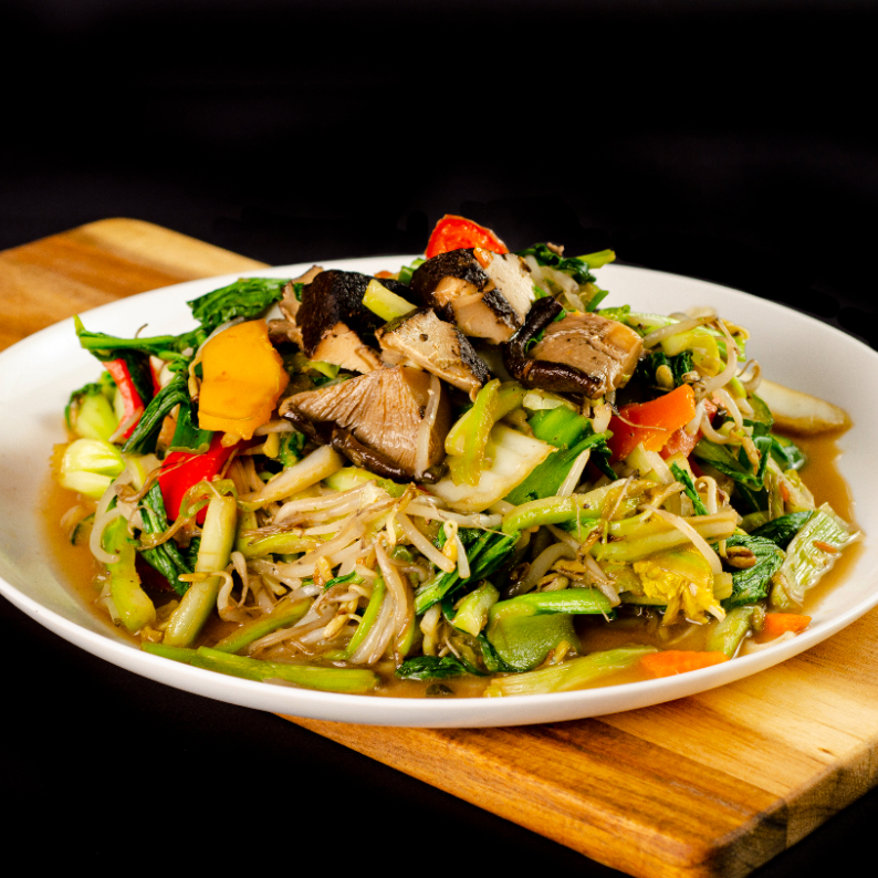 uma mistura deliciosa de diversos tipo de legumes, vegetais e shitaki. Voce pode optar entre tinguensai