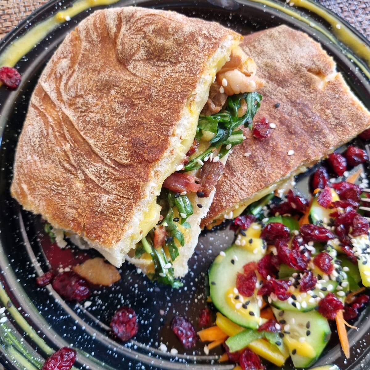 Ciabatta a la plancha,+Proteina+MostazaMiel+Tocino