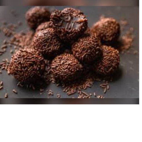 Brigadeiros Century, textura macia e delicada, que derrete na boca e sabor você precisa provar.