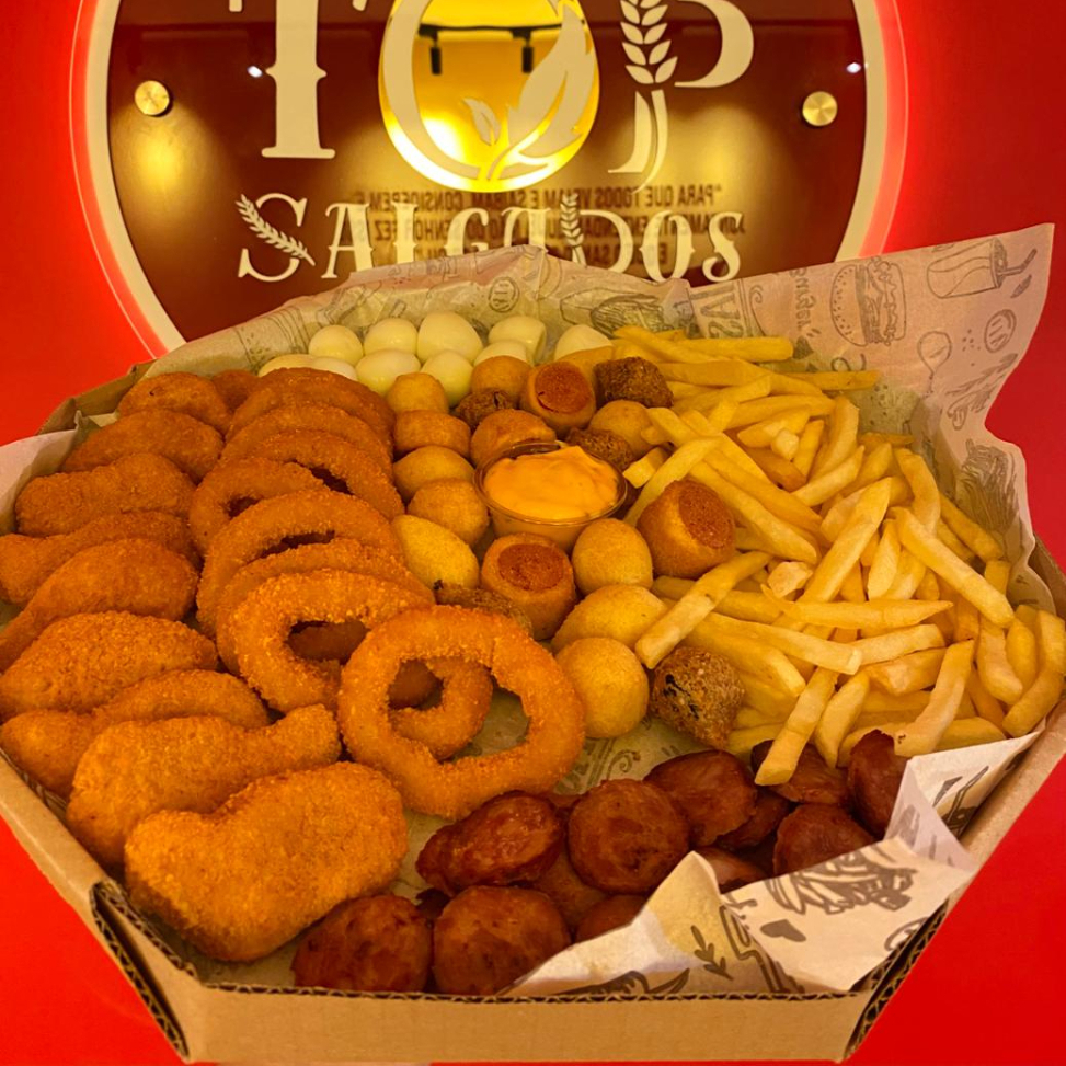 10 nagts, 10 ovos de codorna, 20 salgados, 1 porção de batata frita e 1 porção de calabresa + molho especial