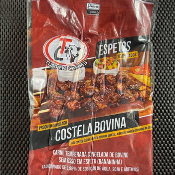 Contém 6 espetos de costela bovina temperados e congelados.