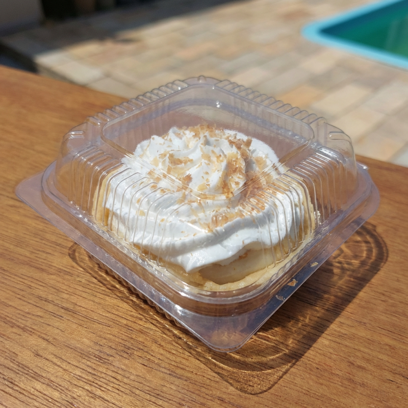Deliciosamente preparada com uma Massa Artesanal, uma generosa camada de Brigadeiro Branco, Doce de Abacaxi e finalizada com Chantilly. . . . ###tags#### promoção promocao oferta desconto barato taxa gratis entrega grátis combo doce sobremesa bolo fatia brownie braune brauni browni nutela Nutella Ninho kitkat red velvet pistache geleia cenoura brigadeiro chocolate copo felicidade bombom cone trufado pai de mel pote pavê pudim cuscuz cookies tortas tortellete bolo vulcao vulcão salgado gourmet artesanal