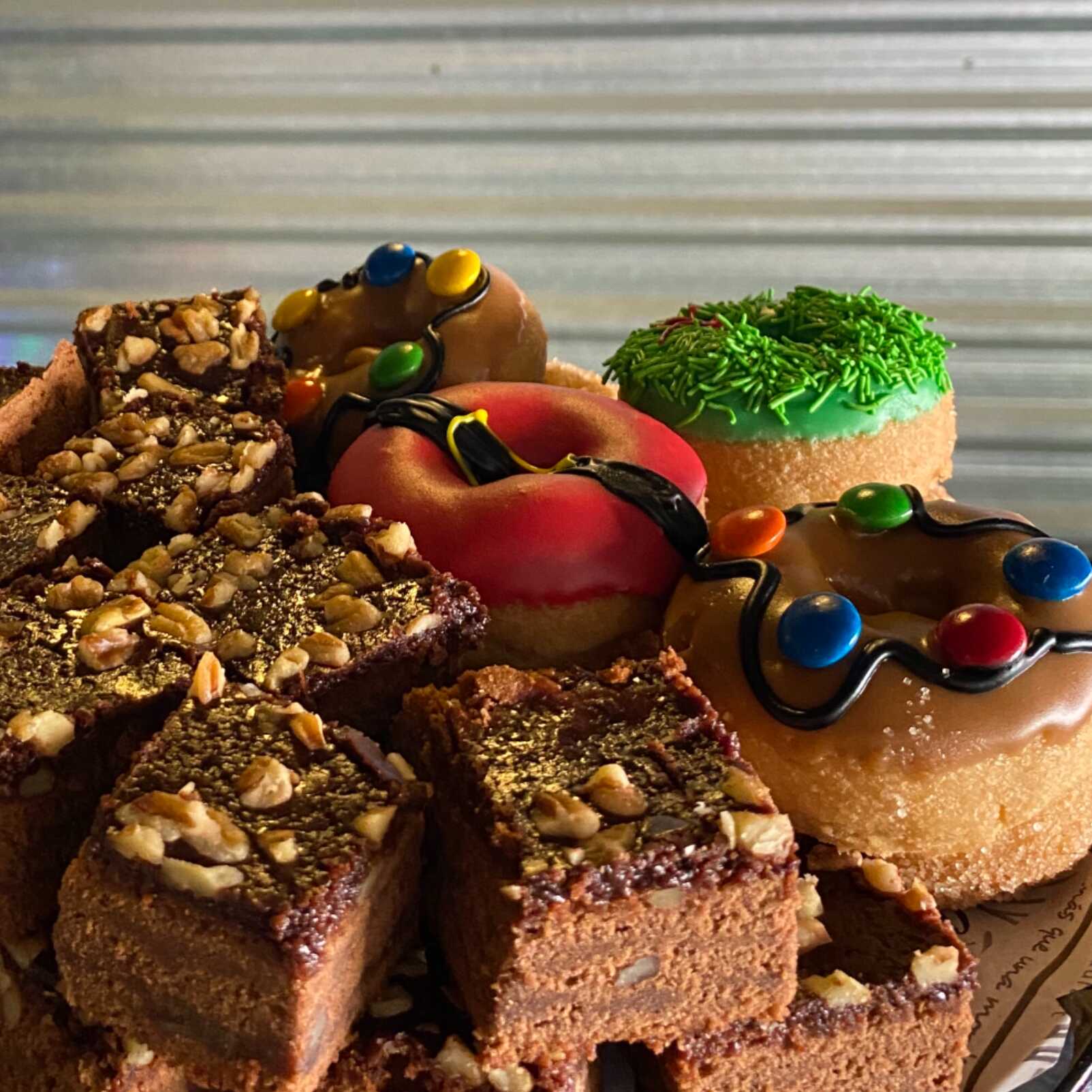 Plato San Valentín con Donas y Brownies