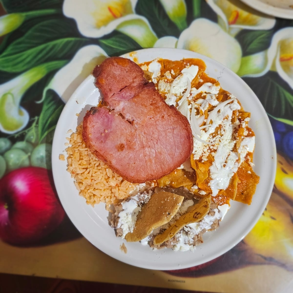 CHILAQUILES con Chuleta Ahumada