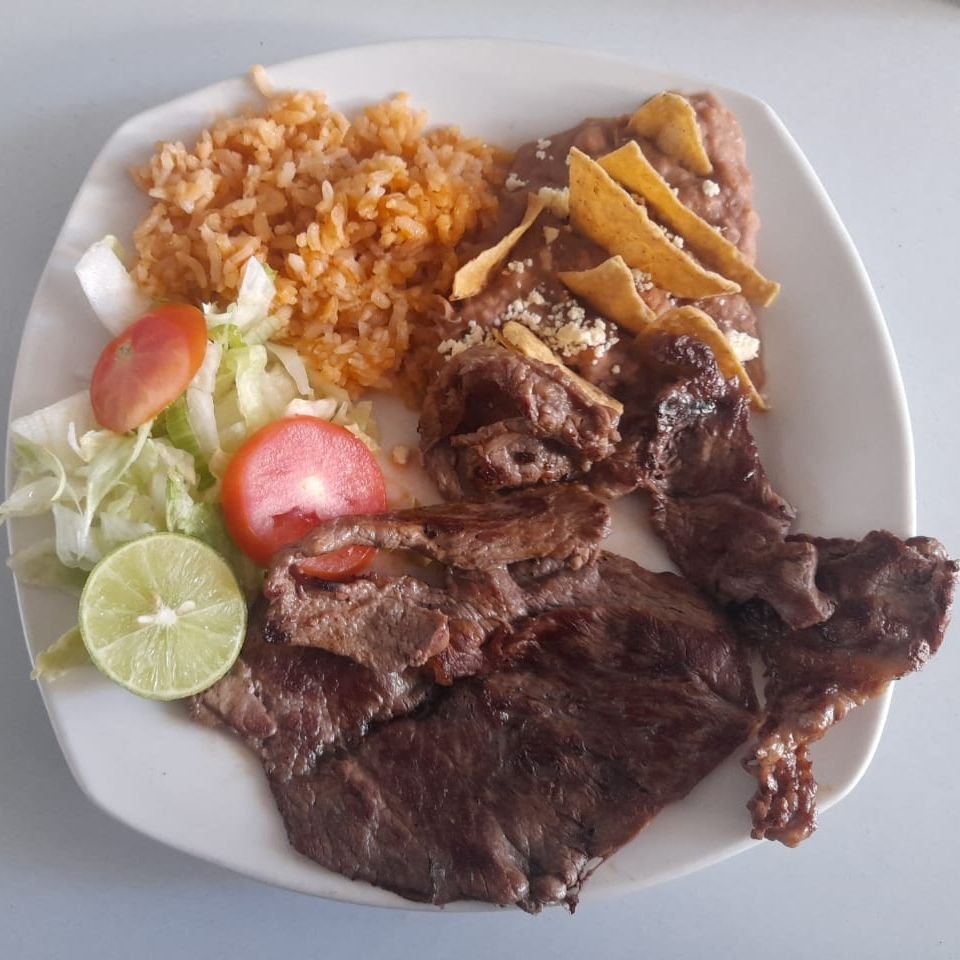 Huevos Estrellados + Chocomilk