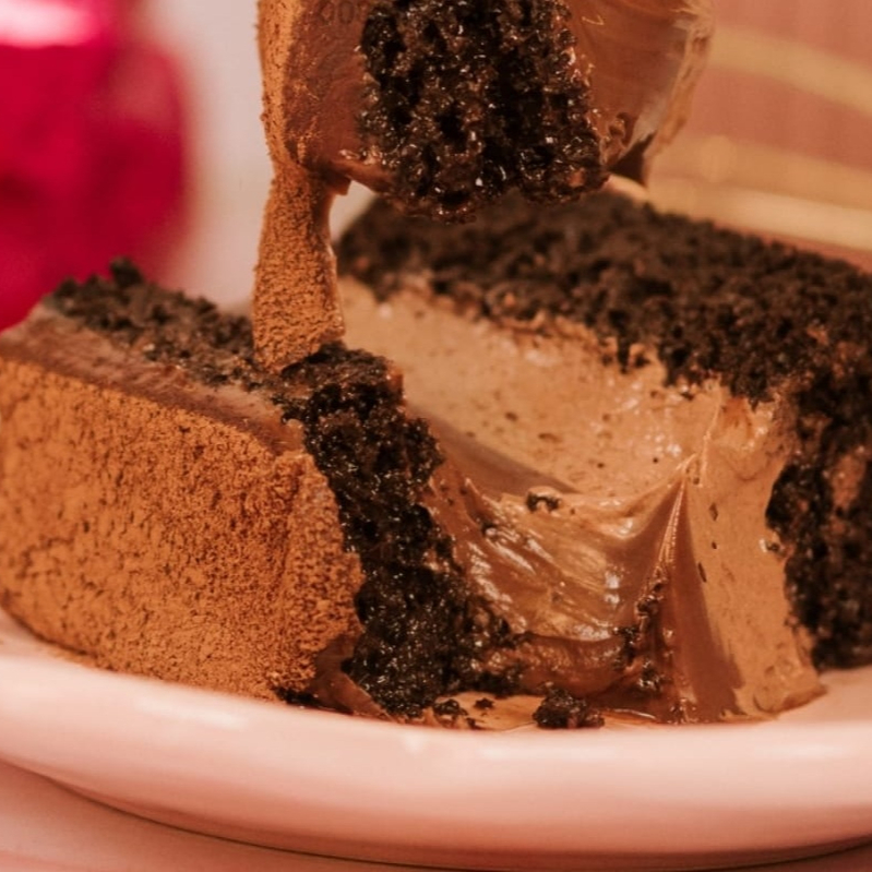 Deliciosa Massa black, mousse de chocolate meio amargo e brigadeiro cremoso.