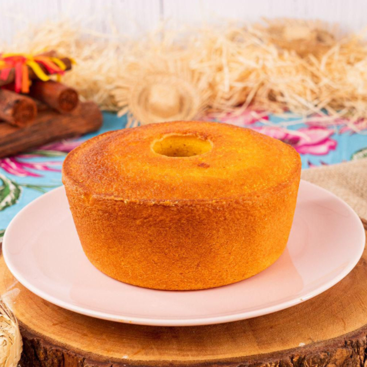 Bolo caseiro de milho, sabor de casa e aconchego.