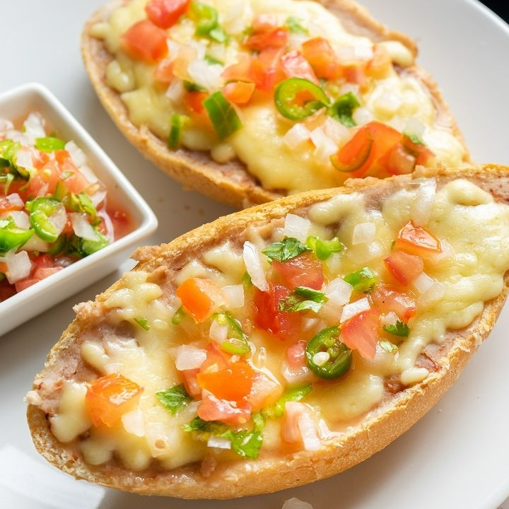 MOLLETES + CAFE AMERICANO