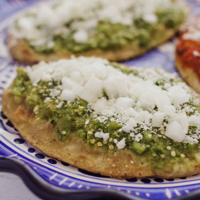 Sope con Revoltillo Verde