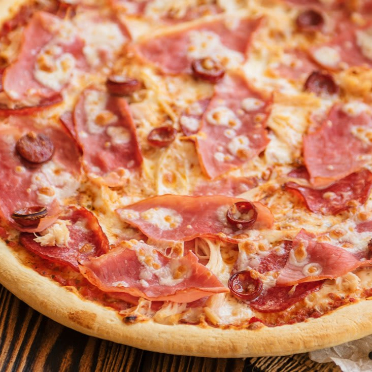 PIZZA MEDIANA DE CARNES FRIAS