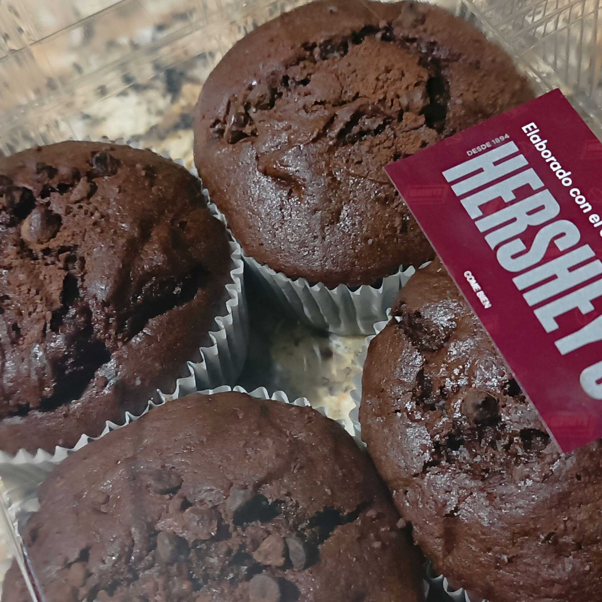 Combo Muffin HERSHEY´S + Café Frío 16oz.