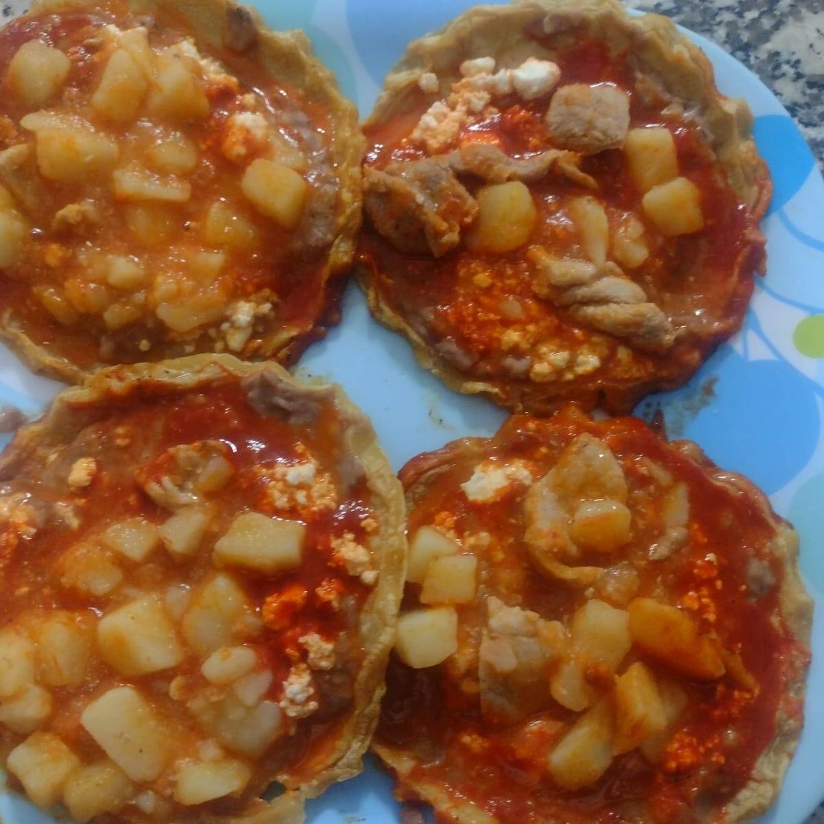 Sopes con Guiso
