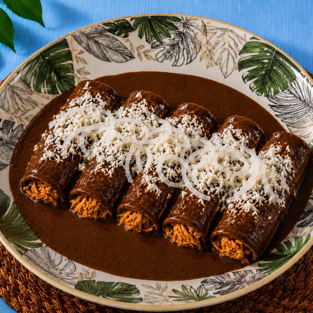Enchiladas de Mole con Tinga de Pollo (No Pican)