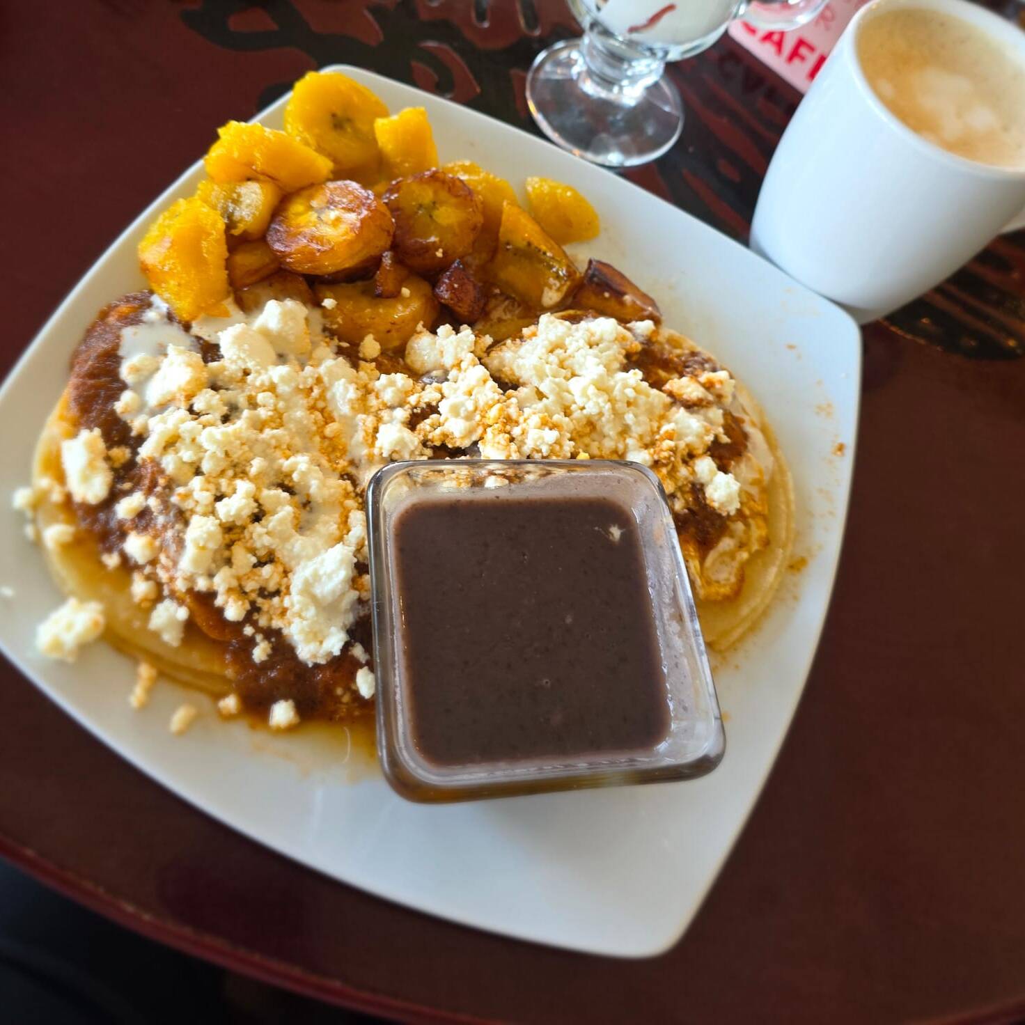 Huevos Motuleños