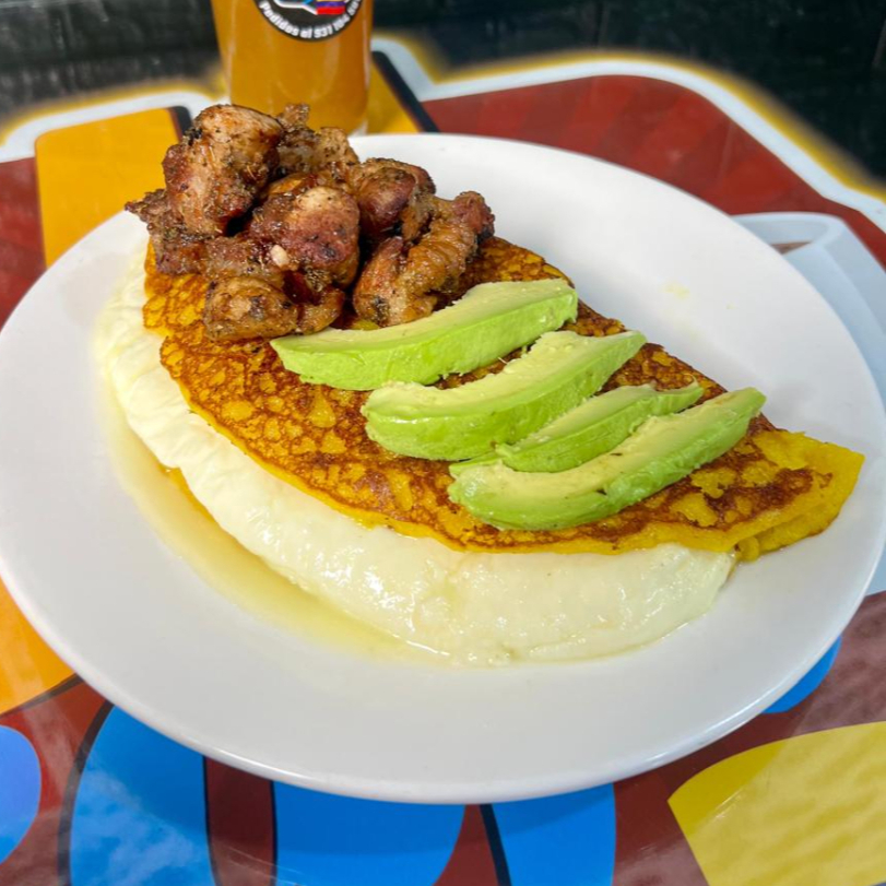 cachapa con cochino frito