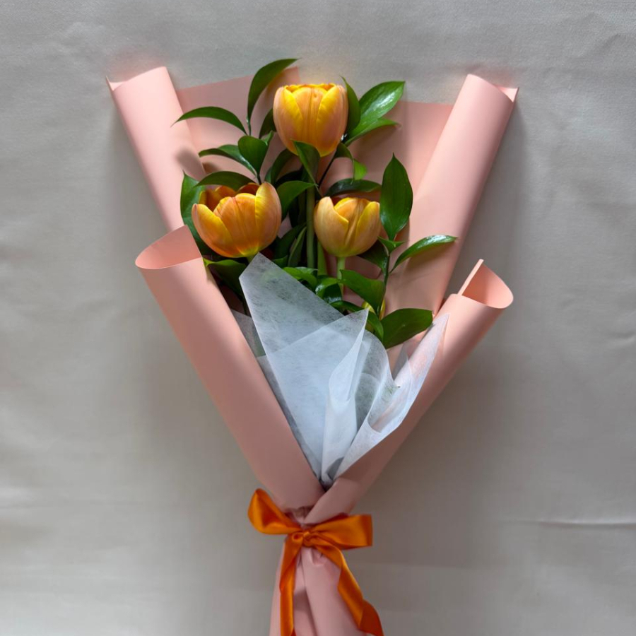 Ramo 3 tulipanes naranjas