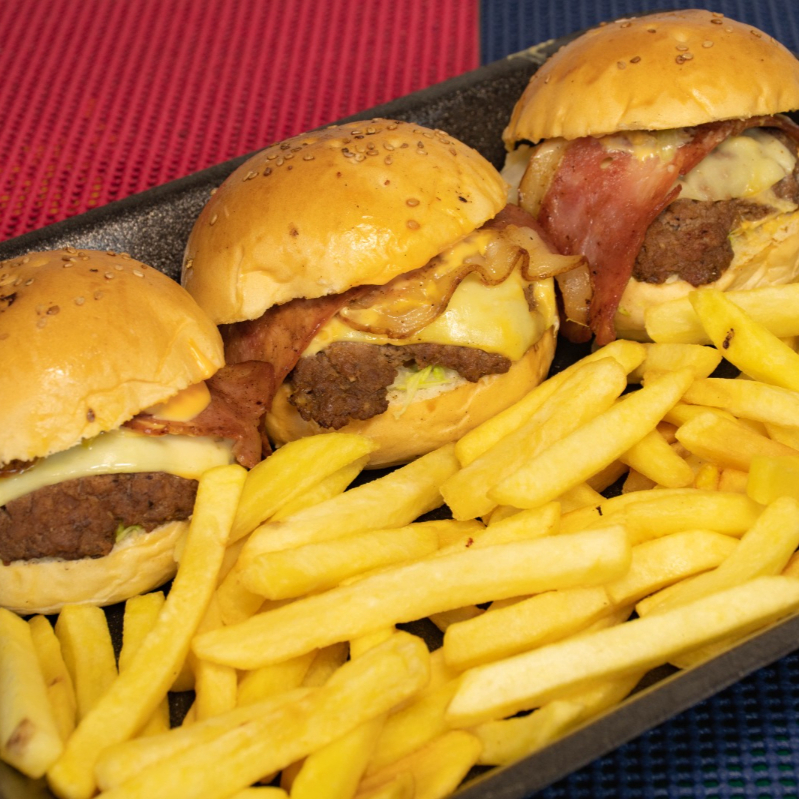 Combo - 3 Mini Burger Chesse & Papas Fritas