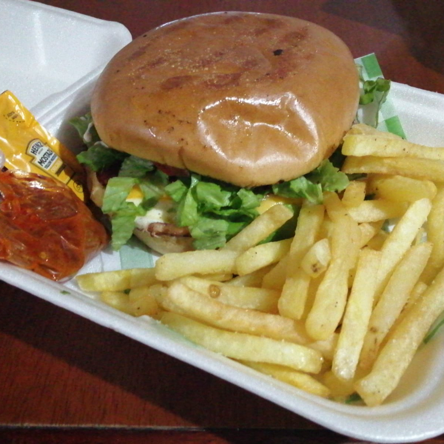 Hamburguesa "A La Santi" con Papas