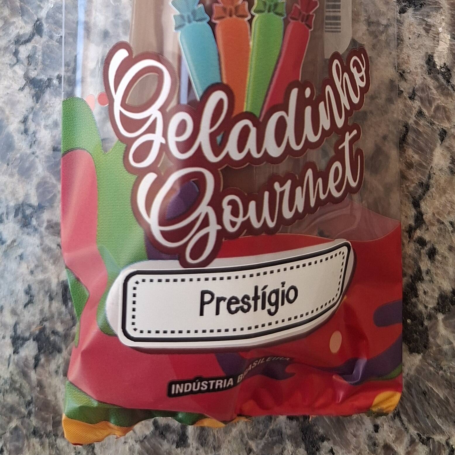 Feito com coco cremoso e chocolate delicioso, trazendo o sabor clássico do prestígio em uma versão gelada e gourmet.