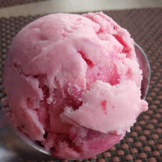 Bola de Helado de Fresa