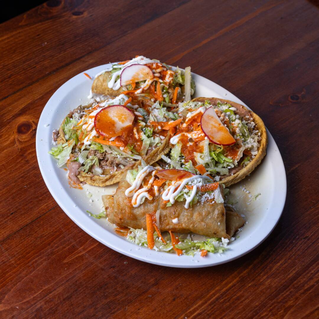 Combinación2- 1tostada 1sope 2enchiladas