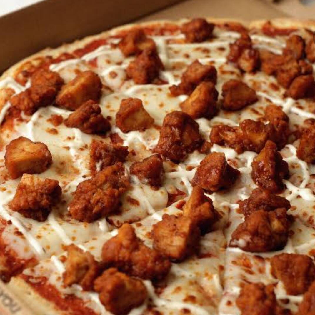 Pizza Mediana De Boneless De BBQ y Papas Fritas