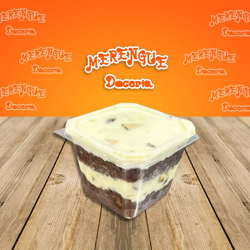 Descubra o encanto do nosso Bolo no Pote de Leite Ninho, individual. Uma delícia cuidadosamente preparada com uma massa branca, artesanal e leve, que se harmoniza perfeitamente com o recheio generoso de Leite Ninho. Este é um prazer que se revela a cada colherada, com texturas e sabores que se complementam em uma experiência irresistível. Ideal para um lanche rápido ou para satisfazer aquele desejo súbito de um doce. Prove e se apaixone por essa combinação perfeita!