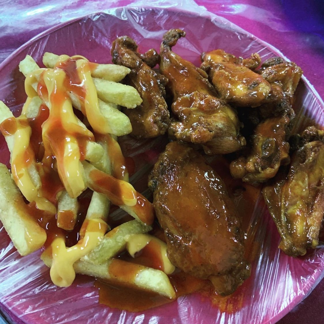ALITAS BBQ CON CHIPOTLE 6 PZAS