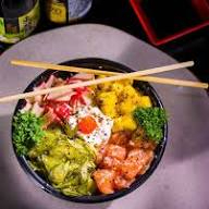 100 gr de salmão kani ,sunomono ,creanchesse cebola roxa