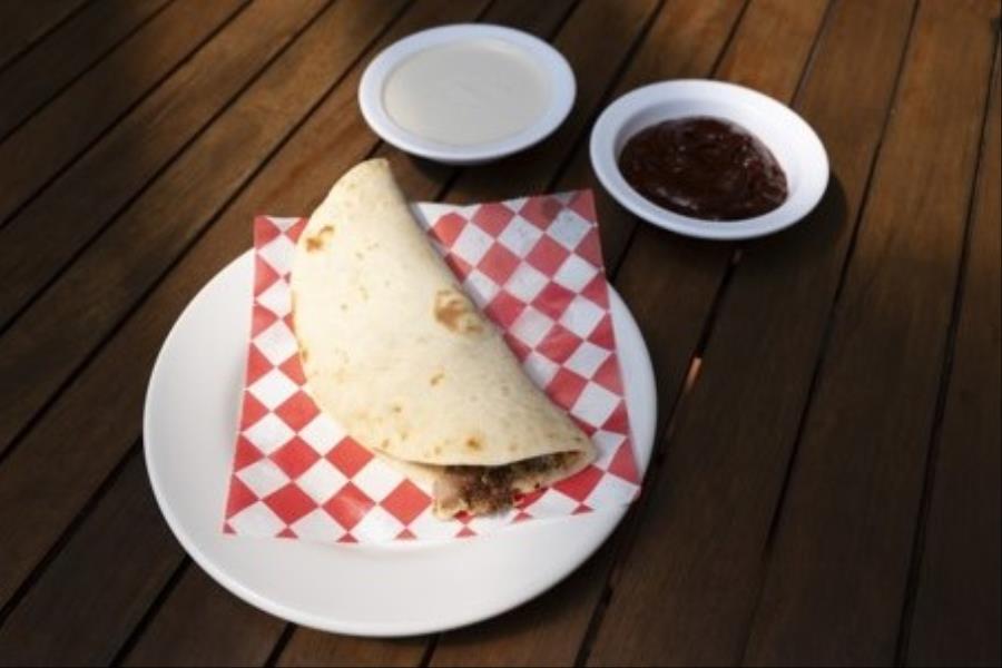 QUESADILLA CARNE ARABE EN PAN PITA