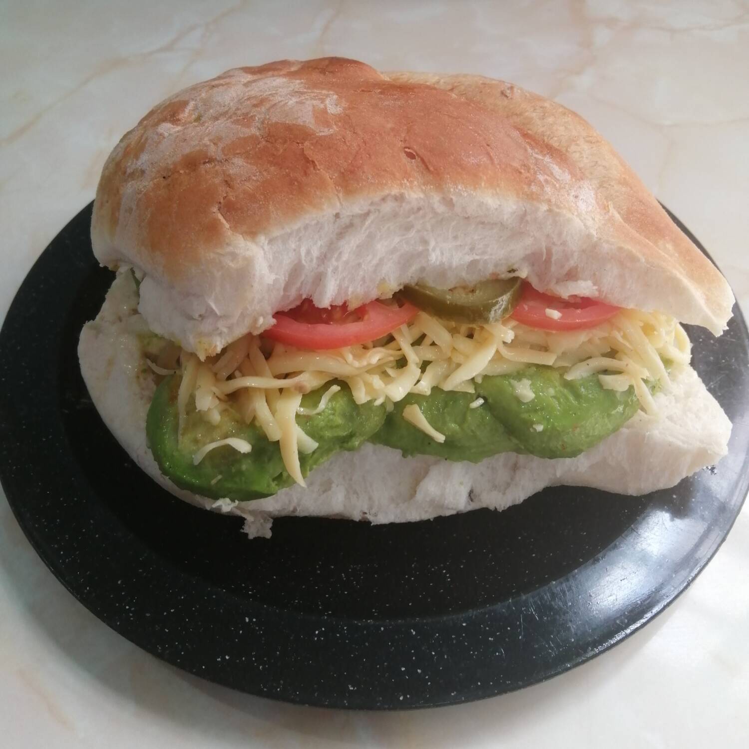 Lonche de Aguacate y Queso