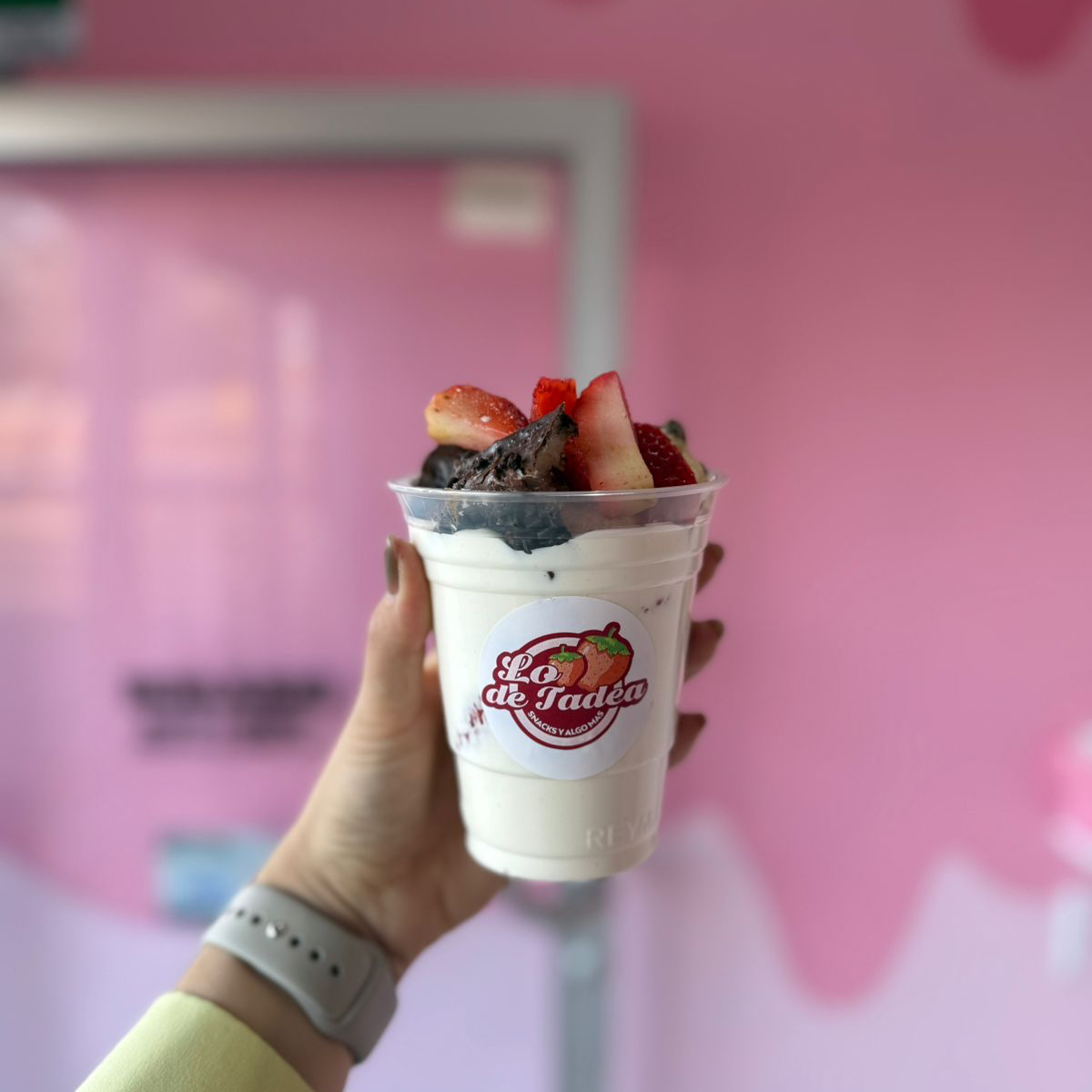 Fresas con Crema Medianas y Minipancakes de 14 Pie