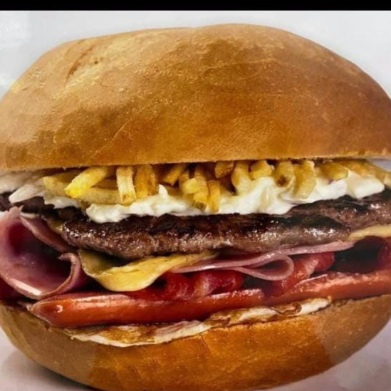Hamburguesa Royal + Chicha