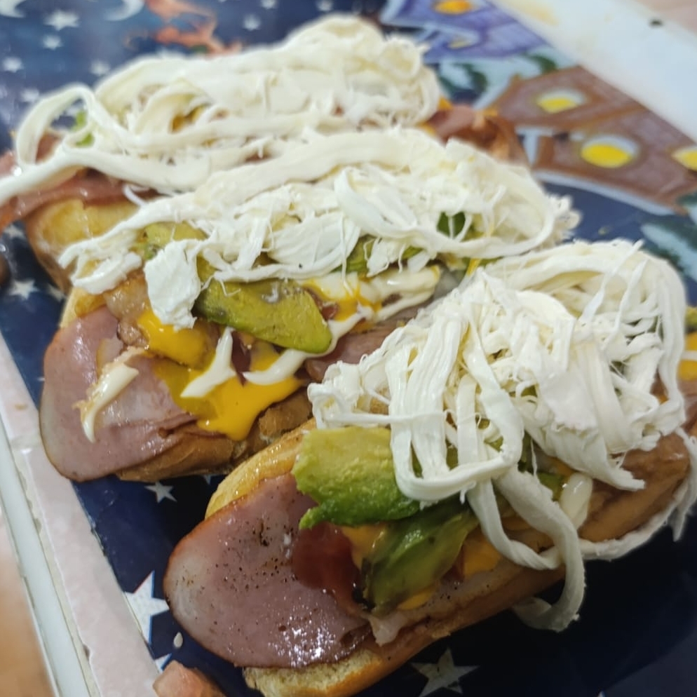3 hotdog preparados