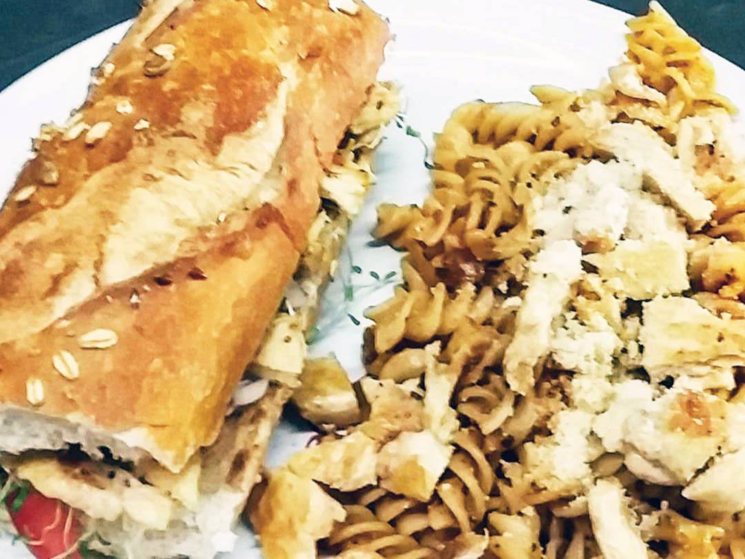 *Combo Chicken con Pasta