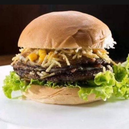 Pão, picanha, queijo, presunto, ovo, bacon, batata palha, frango, salada, milho e molho........