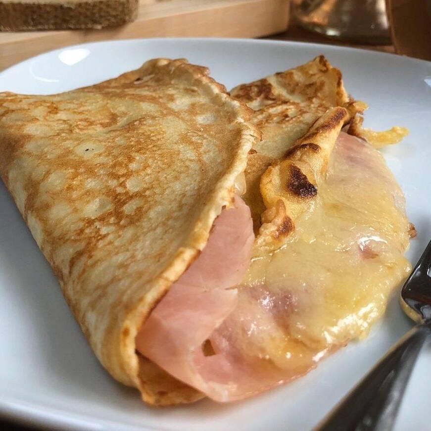Crepa de Jamón y Queso Manchego.