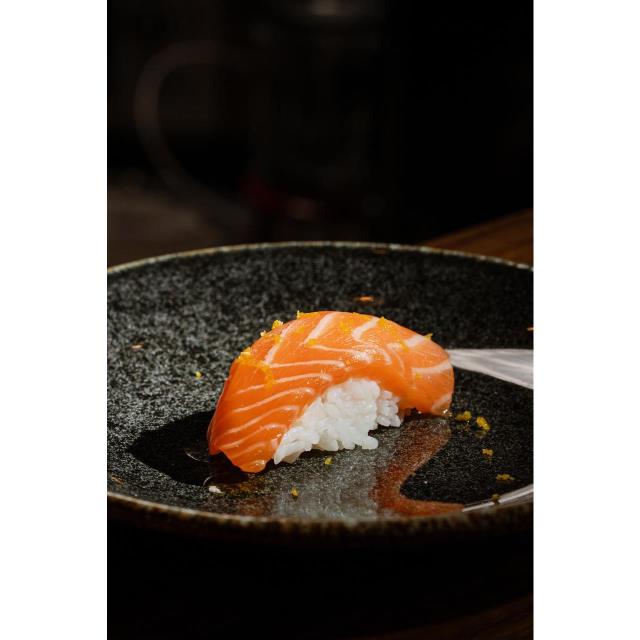 NIGIRI SALMON CON RALLADURA DE NARANJA 20G