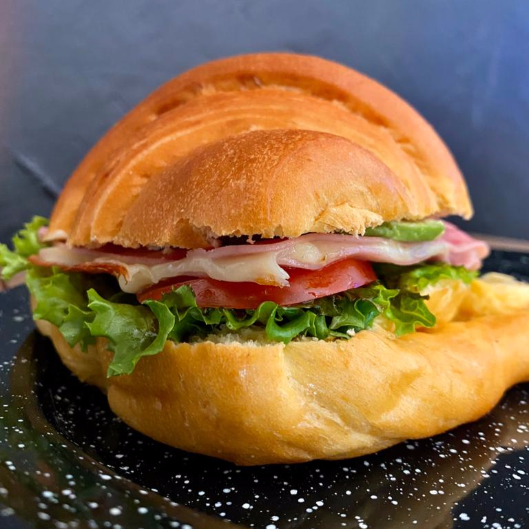 Cuernito de Jamón