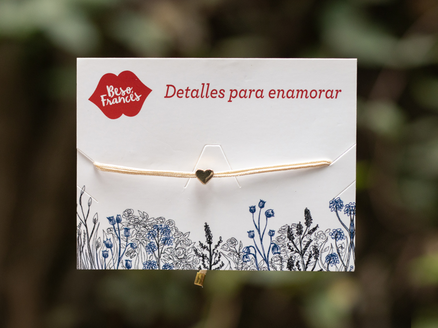 Pulsera Beige Con Dije De_Corazón