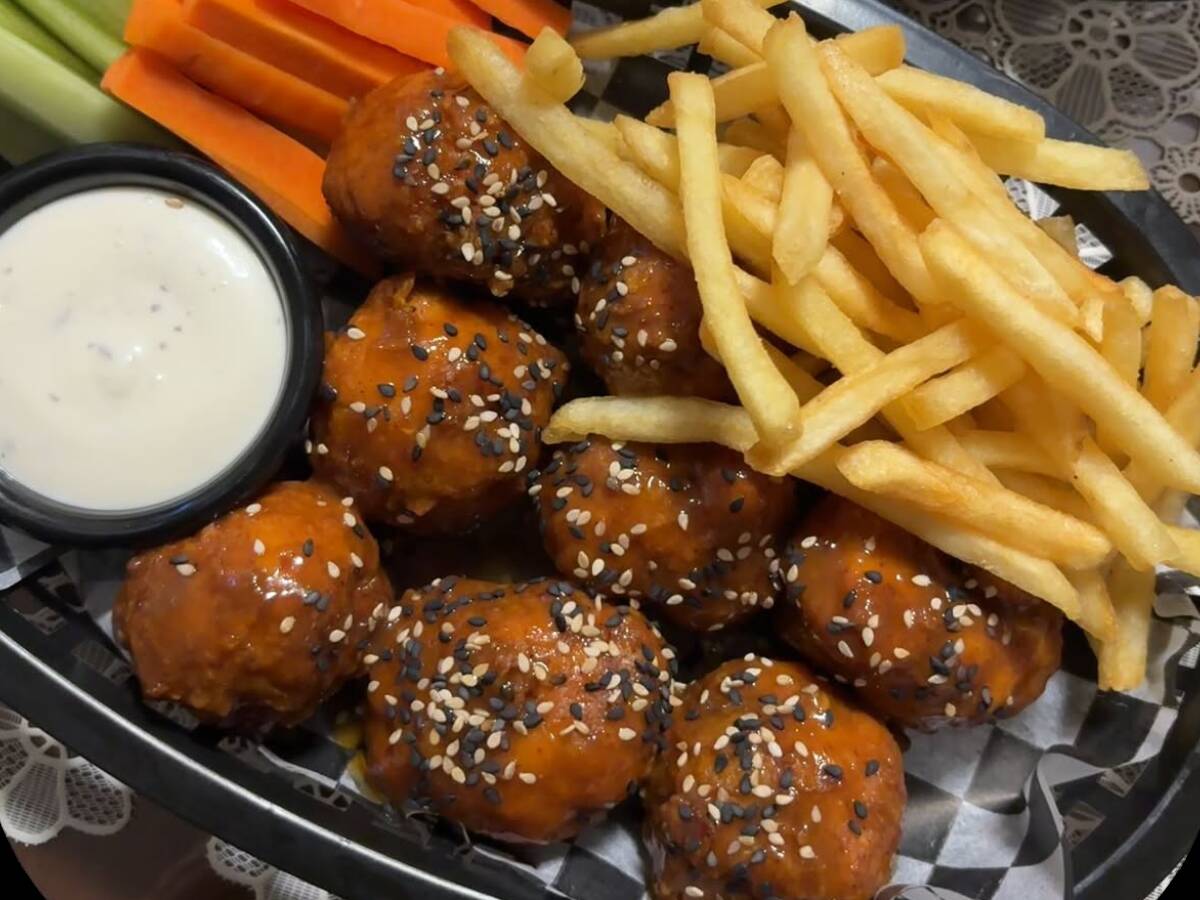POK-POK ALITAS Y BONELESS