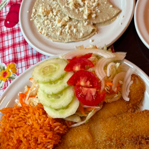 Filete de Pescado Empanizado en Platillo