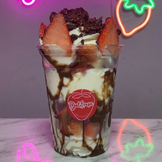 FRESAS CON CREMA 12ONZ